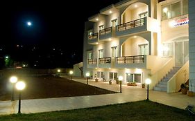 Γαρύφαλο Apartments