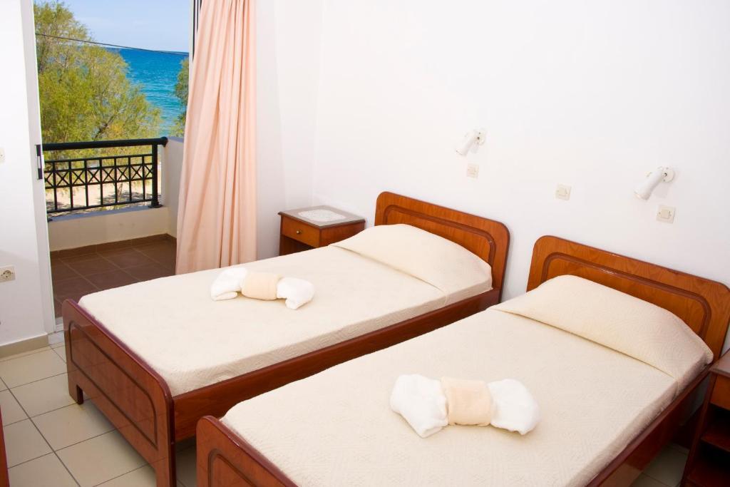 Γαρύφαλο Apartments Καλύβες Εξωτερικό φωτογραφία