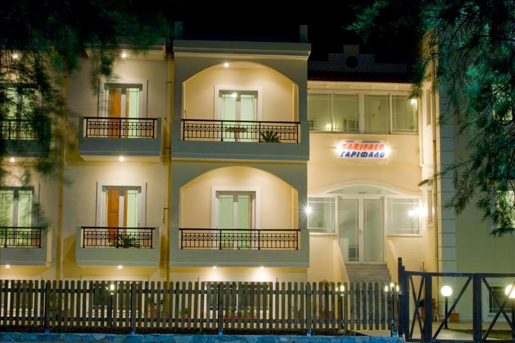 Γαρύφαλο Apartments Καλύβες Εξωτερικό φωτογραφία