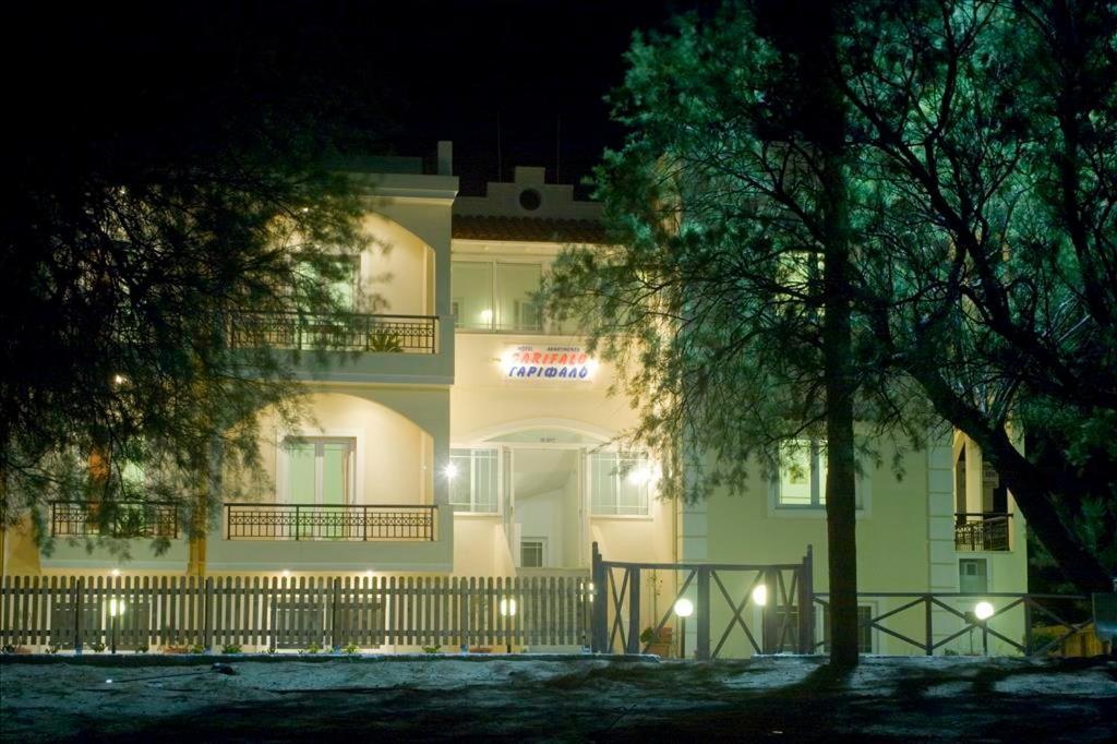 Γαρύφαλο Apartments Καλύβες Εξωτερικό φωτογραφία